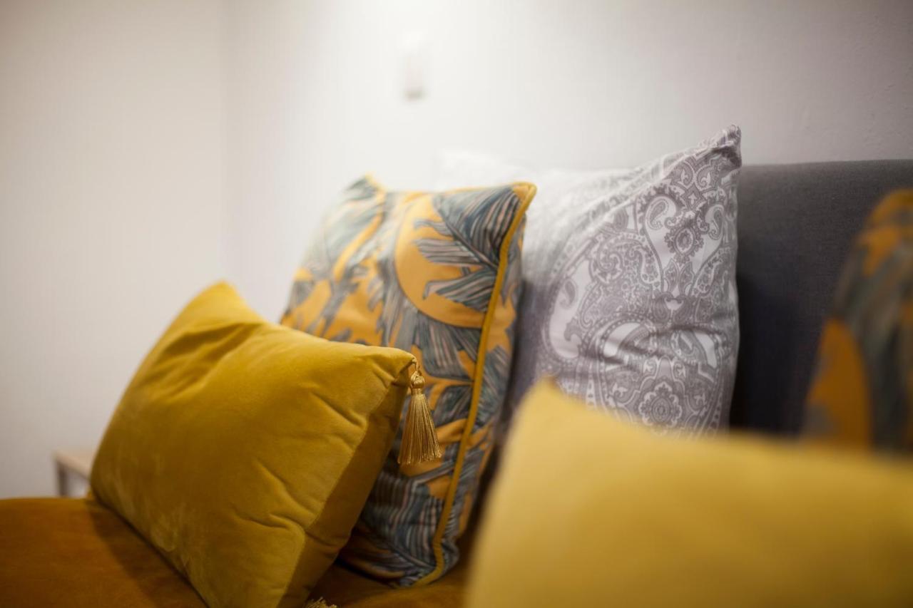 Luxury Suites Riverside Residence By Rikas Hotels Antwerpen Exteriör bild